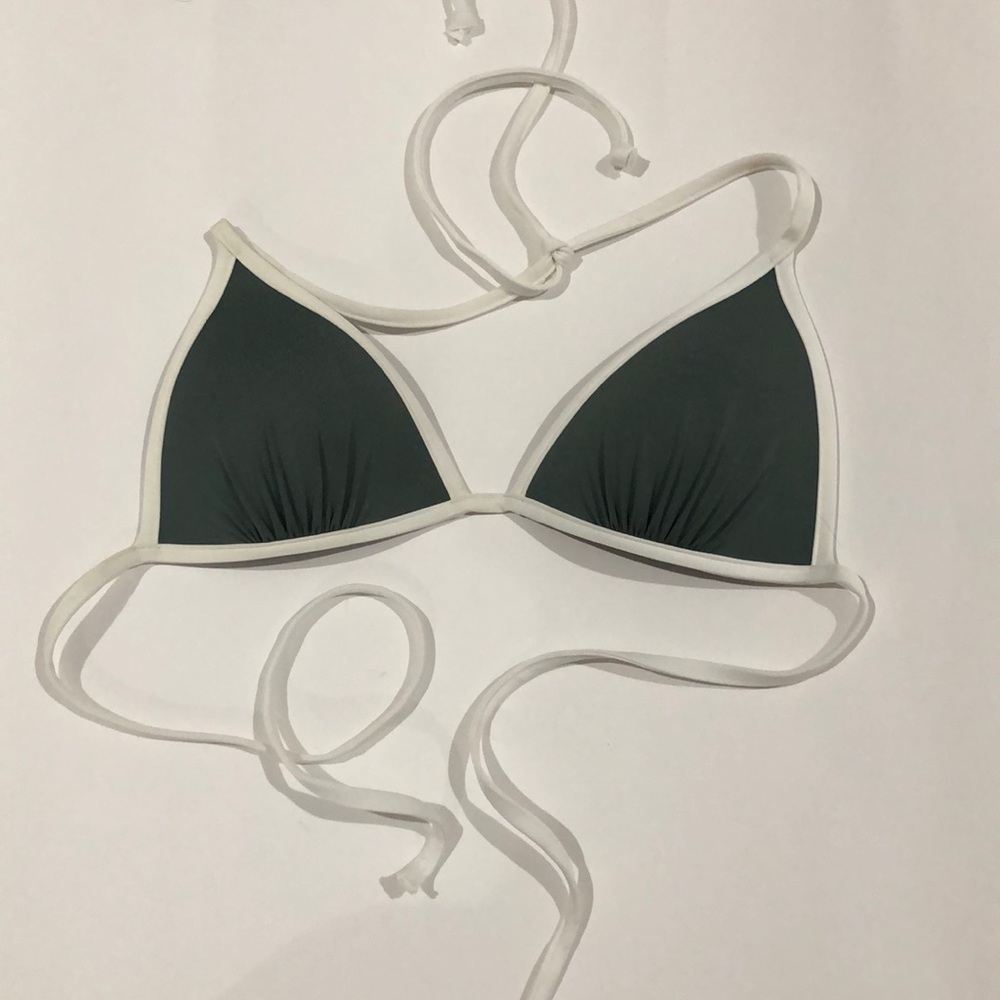 Bikini triangle top